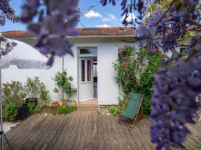 Holiday Home La Pierre Fleurie by Interhome